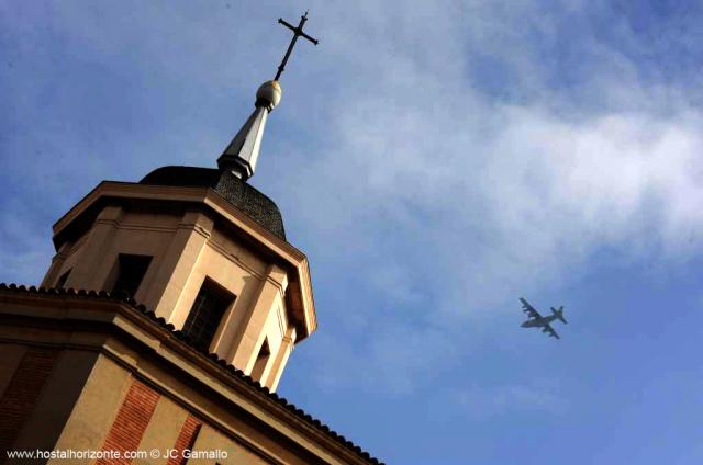 Aviones cazas en el dia del Pilar. Madrid Spain 0576